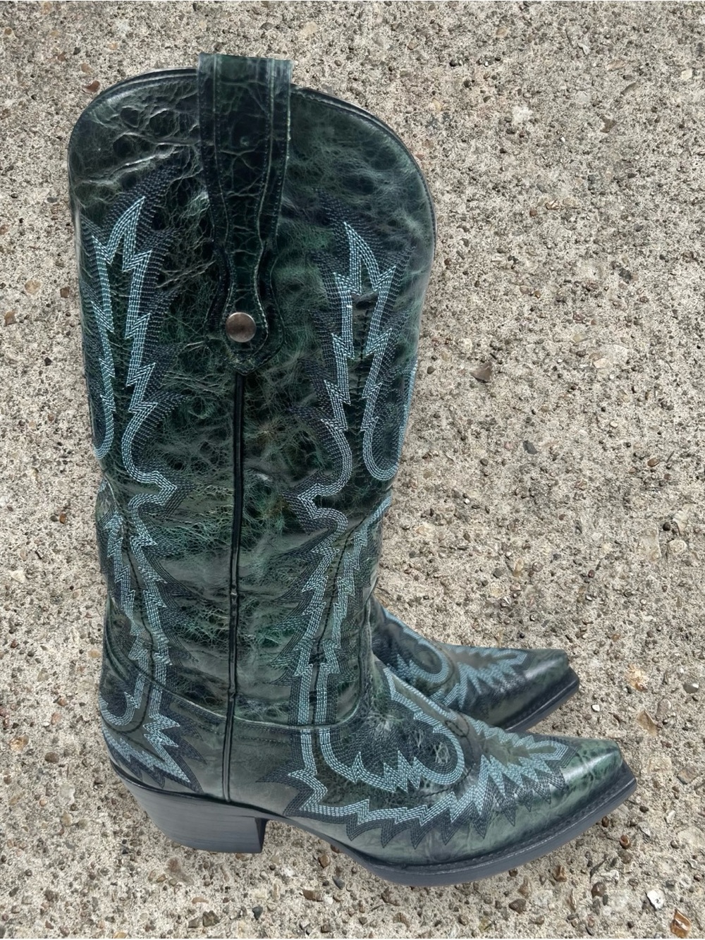CORRAL pre distressed snip toe western boots